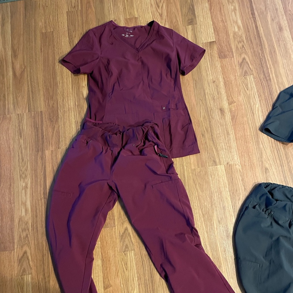 Cherokee iflex scrubs